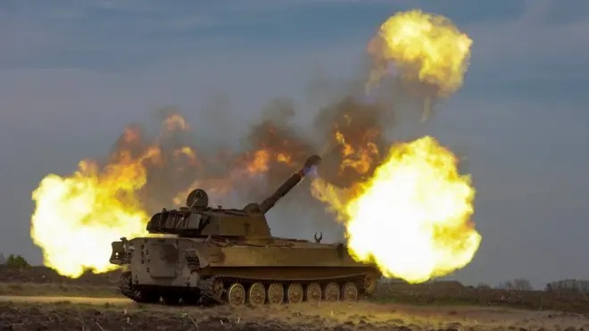 ukrainian forces fire near Kharkiv, 7/5