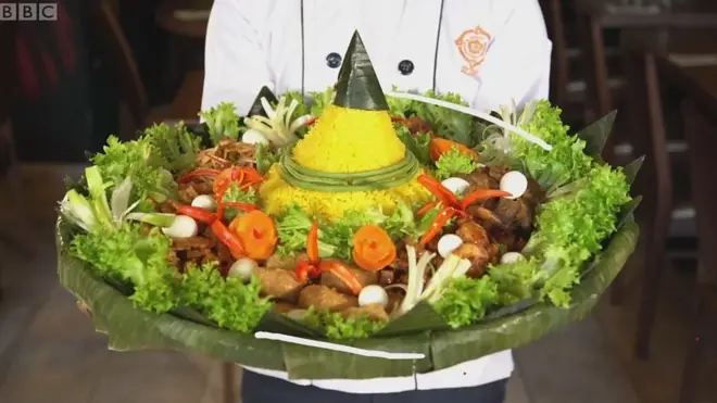 What we eat: Tumpeng