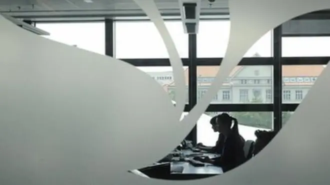 azadlıq radiosunun loqosu