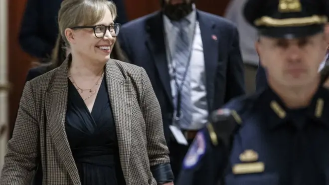 Кэтрин Крофт прибыла на дачу показаний с утра пораньше