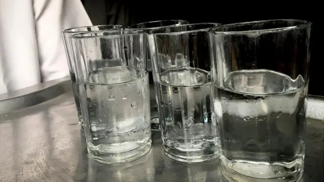 ፍርቂ ብርጭቆ ማይ