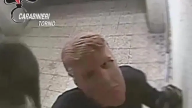 "ترامب السارق"