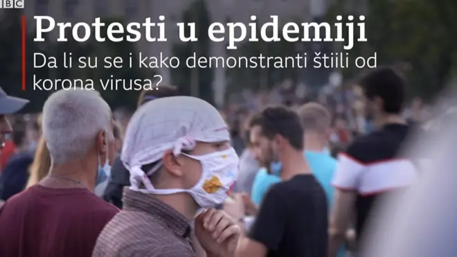 demonstrant sa maskom