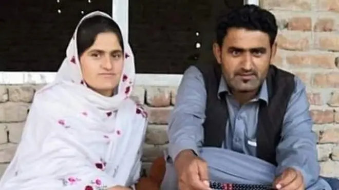 ارمان لونی اپنی بہن وڑانگہ لونی کے ہمراہ