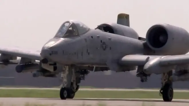 Авиабаза Осан находится в восьмидесяти километрах от границы с КНДР. Отсюда совершаются наблюдательные полеты американских самолетов-разведчиков.