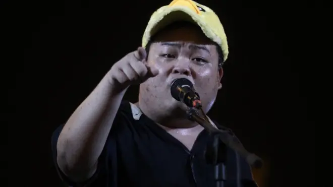 นายพริษฐ์ ชิวารักษ์ หรือ เพนกวิน