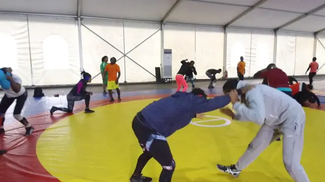 Nigeria Wrestler training for di Commonwealth Games.