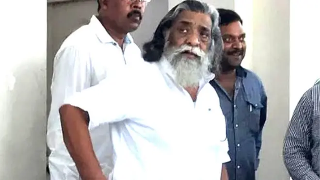 अपने आवास पर शिबू सोरेन