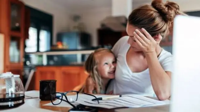 O sentimentojogo de aposta da blazeculpa ao tentar conciliar o tempo dedicado aos filhos e ao trabalho é algo comum, principalmente entre as mães