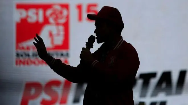 Ketua Umum Partai Solidaritas Indonesia (PSI) Kaesang Pangarep menyampaikan orasi saat kampanye terbuka di Kalasan, Sleman, DI Yogyakarta, Sabtu (27/1/2024).