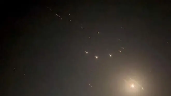 Explosions dans le ciel