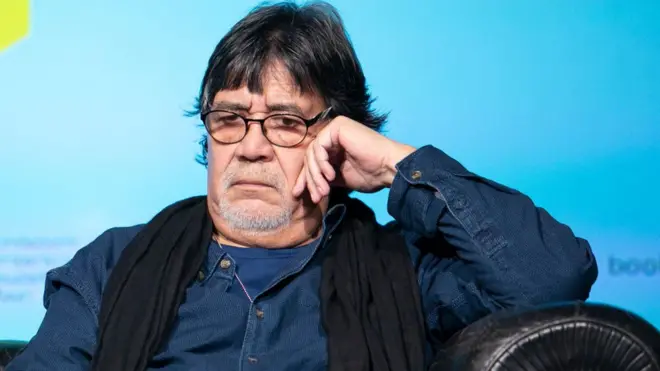 El escritor chileno Luis Sepúlveda se ha destacado por sus libros "El viejo que leía historias de amor" es "Historia de una gaviota y del gato que le enseñó a volar".