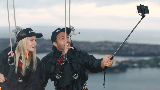 نئے سمارٹ فونز 21 اپریل کو فروخت کے لیے پیش کیے جائیں گے