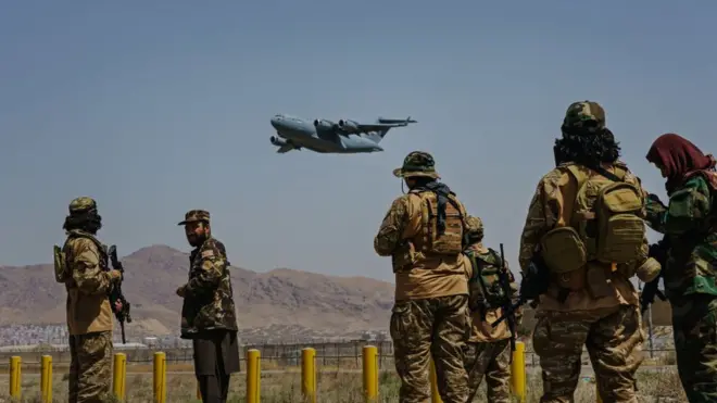 C17 leaves Kabul