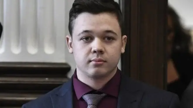 Kyle Rittenhouse bin cry as e dey give im defence for court