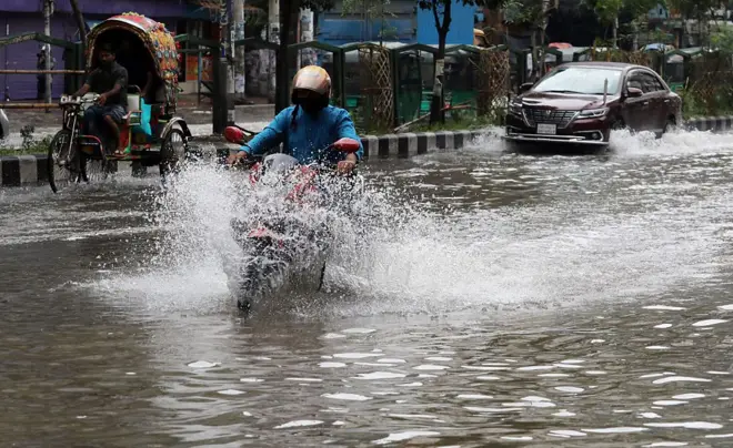 বৃষ্টিতে জলাবদ্ধতা