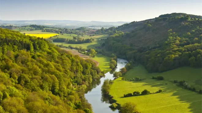 Пейзаж из Глостершира. Все, действительно, настолько красиво, что о еде какое-то время можно не дуать. Потом, правда, есть все равно захочется