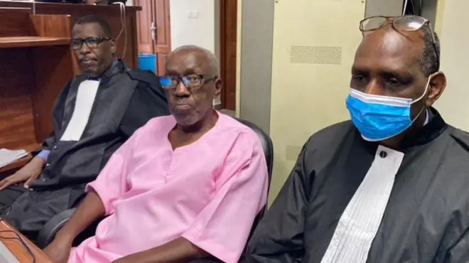 Dr Venant Rutunga mu rukiko hamwe n'abunganizi be mu mategeko