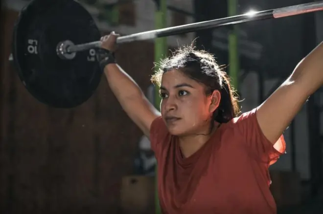 ښځه په جېم کې 