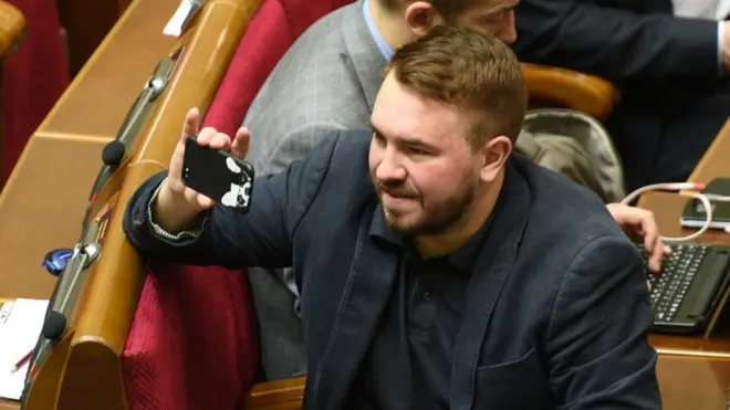 Андрій Лозовий