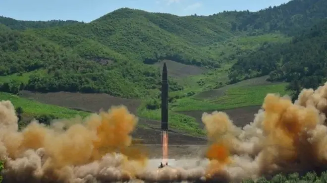 اختبرت بيونغيانغ إطلاق صاروخين بالستيين عابرين للقارات خلال شهر يوليو/تموز الماضي