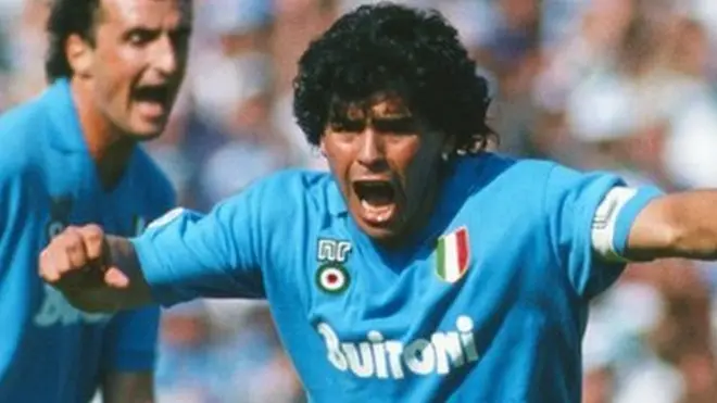 নাপোলির হয়ে ইতালিয়ান লিগে খেলার সময় মারাডোনা