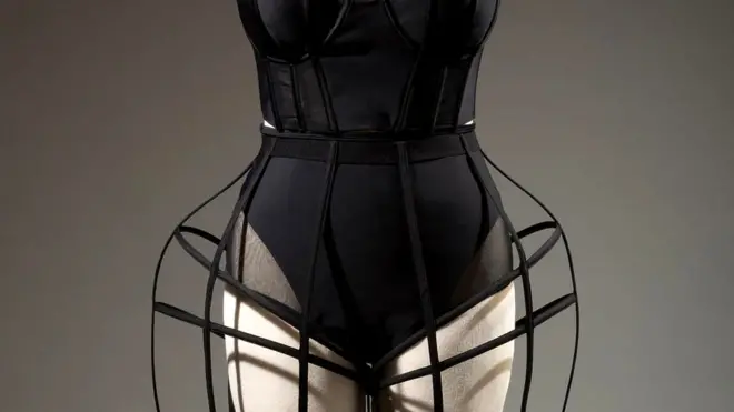 Экспонат выставки в FIT