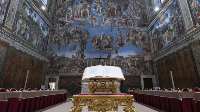 Ameza abakardinali 133 batoreraho yateguwe muri Shapeli ya Sistine mbere y'uko inama itora izwi nka conclave itangira