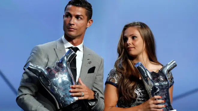 حصل رونالدو على جائزة أحسن لاعب في أوروبا ثلاث مرات