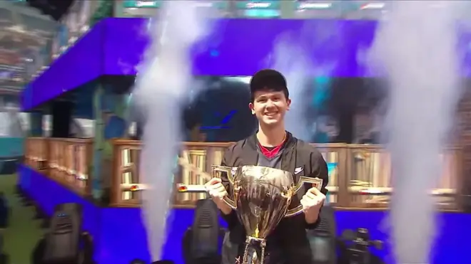 Первый чемпион мира по Fortnite.