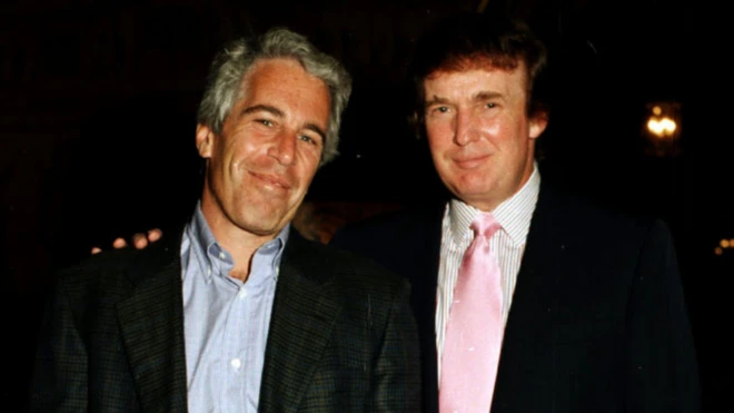 epstein ve trump'ın 1997 yılından birlikte bir fotoğrafı