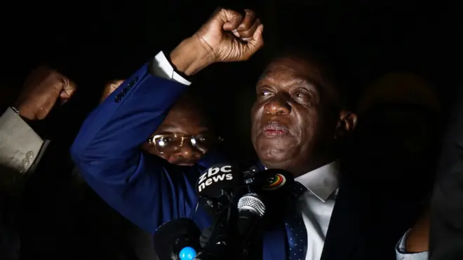 Emmerson Mnangagwa was greeted to rapturous applause from supporters