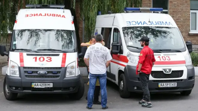 Більшість визначених лікарень розташовані на правому березі Дніпра