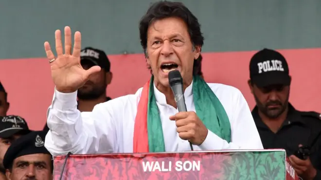 इमरान खान के लिए आसान नहीं है आगे का रास्ता