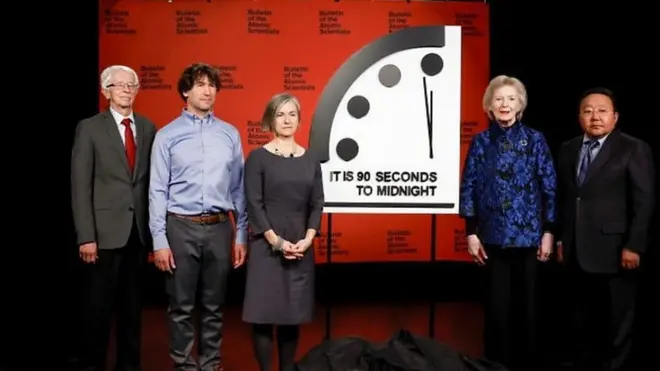 أعضاء "نشرة علماء الذرة"