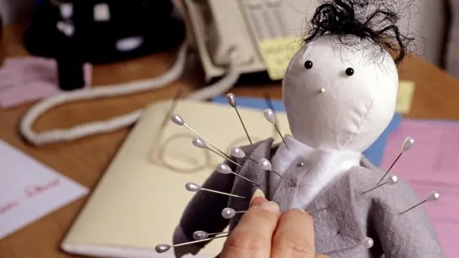 Суперництво може перерости в постійний антагонізм і спричинювати емоційну реакцію