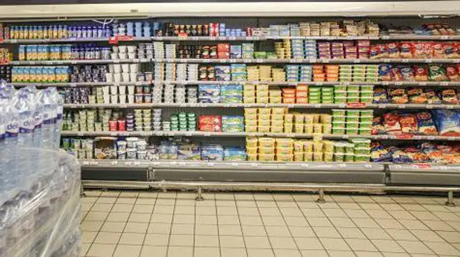 එක ම තැනකින් නිවසට අවශ්‍ය සියලු ම ආකාරයේ භාණ්ඩ මිල දී ගැනීමට කාර්ය බහුල බොහෝ දෙනෙකු තෝරාගන්නේ සුපිරිවෙළඳසැල් ය. 