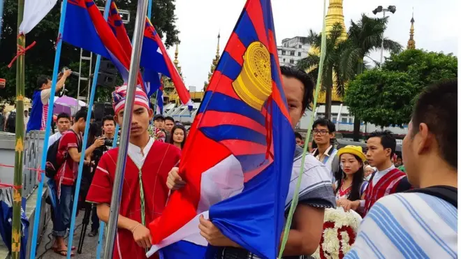 သြဂုတ်လ ၁၂ ရက်နေ့မှာချီတက်ကြပုံ