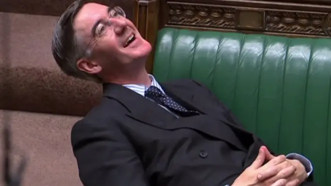 Jacob Rees-Mogg müzakirələrə gülərək cavab verib