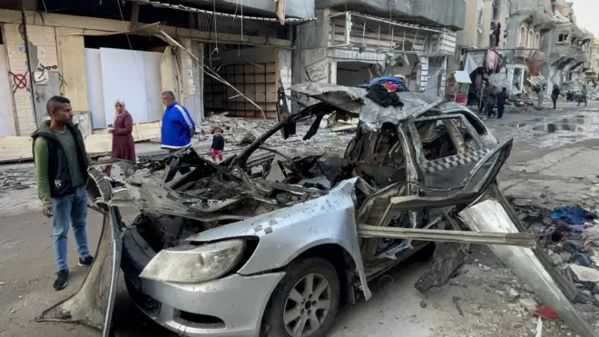 قُتل ثلاثة من أبناء هنية خلال غارة إسرائيلية على قطاع غزة