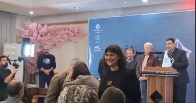 مرضیه امیری در مراسم انجمن روزنامه نگاران
