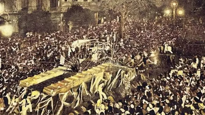 Desfile dos Democráticos nas ruas do Riofazer jogo da lotofácil pela internet1919