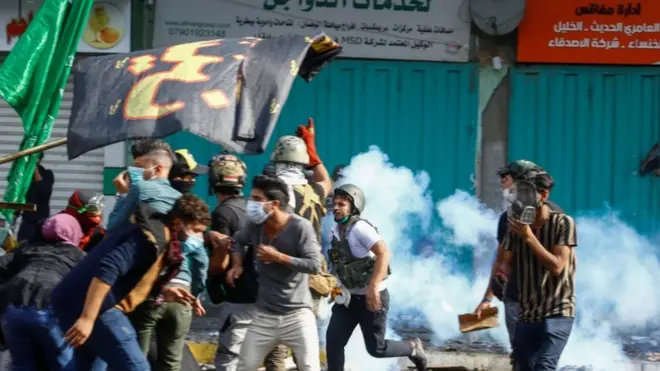 يطالب المحتجون بالقضاء على الفساد