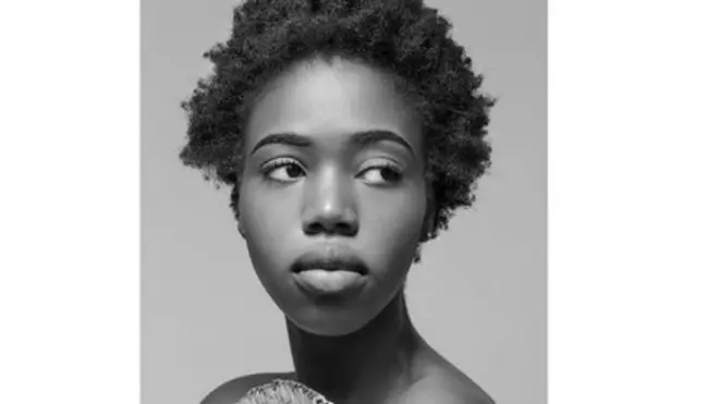 Les photos et posters exposés dans un espace culturel privé de Cotonou ne laissent pas les visiteurs indifférents.