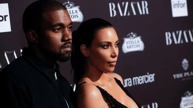 Kardashian'ın olayı konser sırasında haber alan eşi Kanye West, sahneden indi.
