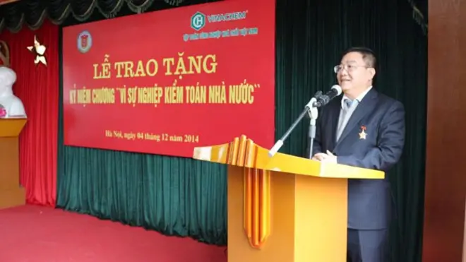 Ông Nguyễn Anh Dũng - Chủ tịch HĐTV Tập đoàn Hóa chất Việt Nam được trao tặng Kỷ niệm chương "Vì sự nghiệp Kiếm toán Nhà nước" năm 2014