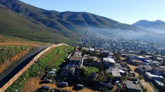 တံတိုင်းဆောက်လို့ ကုန်မယ့်ငွေကို မက္ကဆီကို က စိုက်ခံရမယ်လို့ ထရမ့်က ပြောနေ