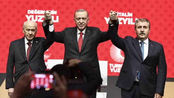 Son seçimde üç partinin yer aldığı Cumhur İttifakı'nın genişlemesi bekleniyor