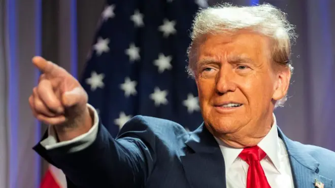 डोनाल्ड ट्रंप 