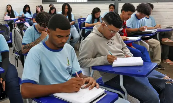 Alunos da escola CED 619, em Brasília